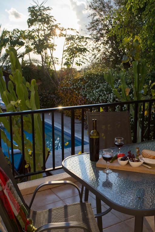 Coral Bay Sunkiss Villa Экстерьер фото